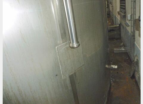 Cuve inox cylindrique verticale agitée - isolée sur jupe capacité 1000 hls