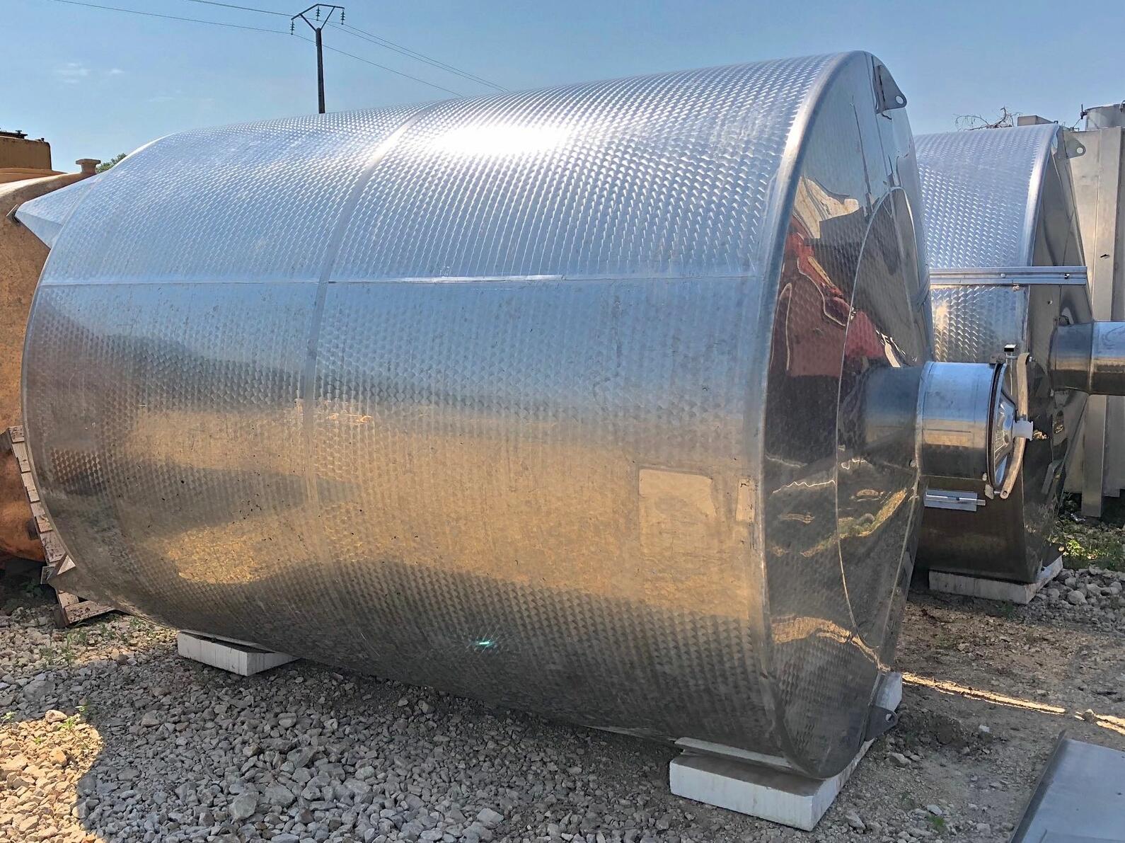 Cuve inox cylindrique verticale - Volume : 15.000 litres (150hls)