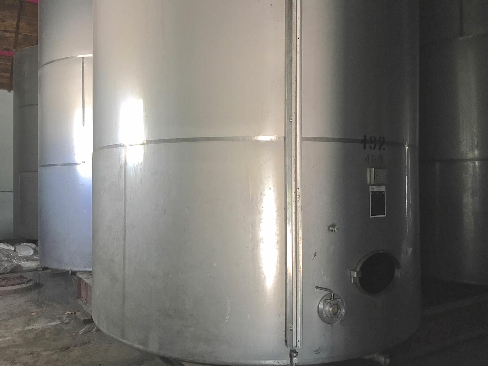 Cuve Inox cylindrique verticale - fond plat de 46 000 litres