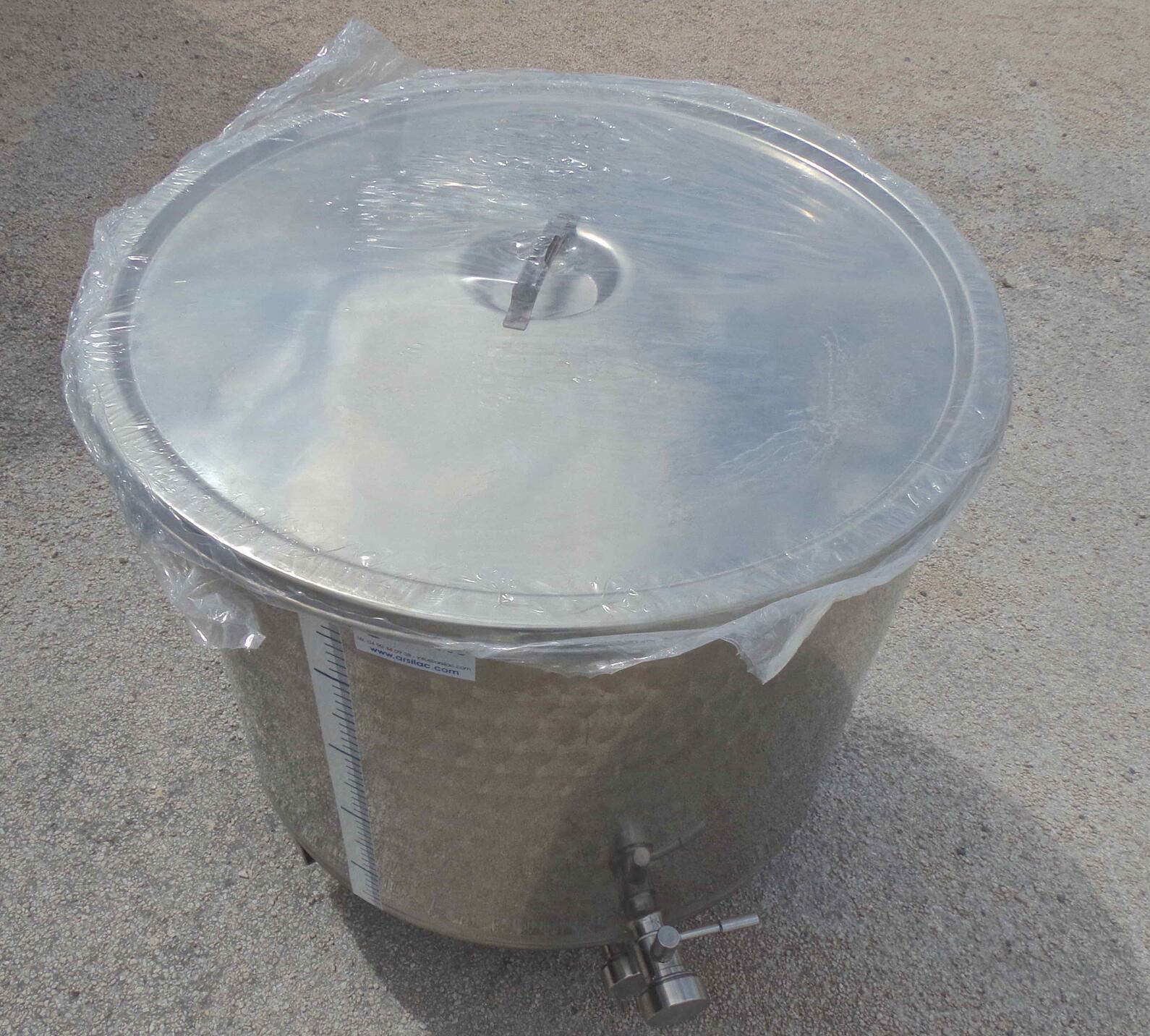 Cuve inox sur roue de 150 litres - fond bombé avec couvercle