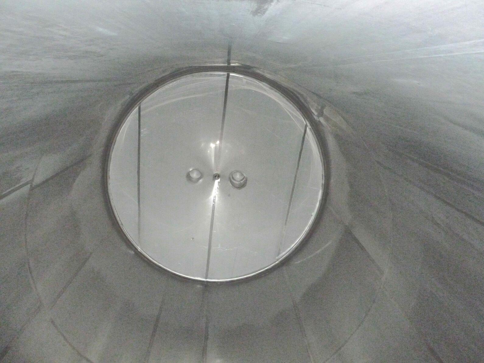 Cuve inox cylindrique verticale agitée - isolée fond plat capacité 1000 hls