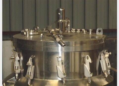 Cuve INOX 750 litres - Marque : B. BRAUN BIOTECH INTERNATIONAL