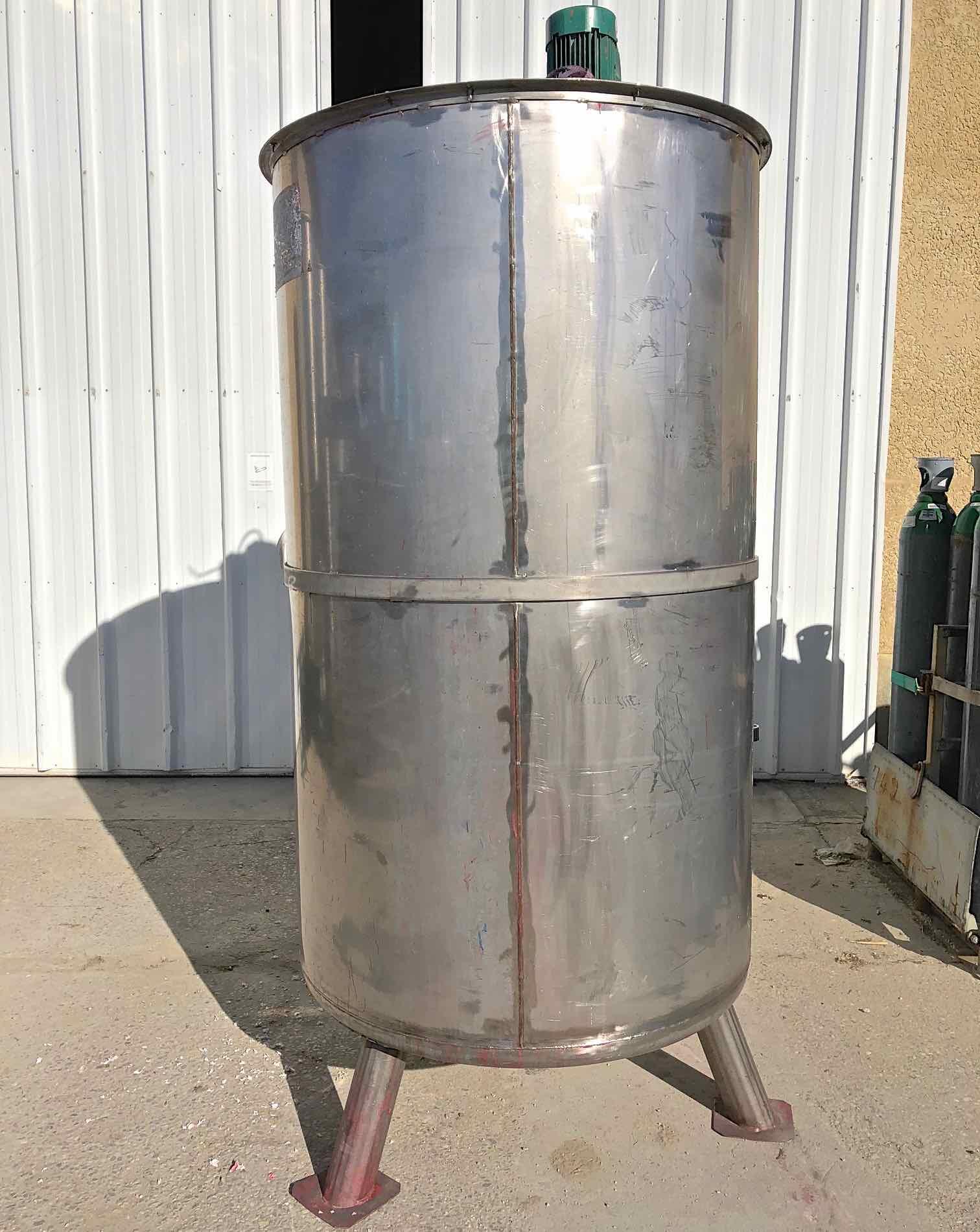 Cuve de mélange inox - Volume : 2500 litres