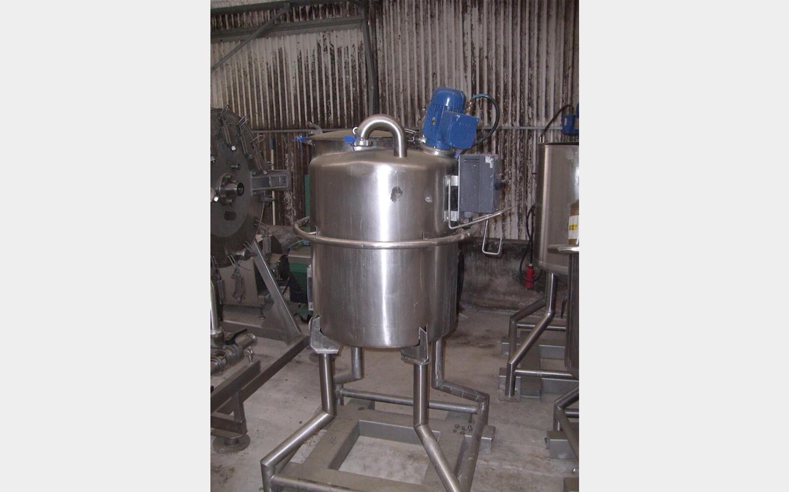 Cuve inox 316L agit&eacute;e de 178 litres agitation atex