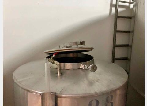 Cuve inox verticale sur pieds