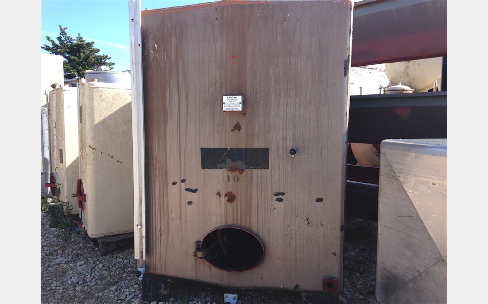Cuve acier &eacute;maill&eacute; de 45 hls