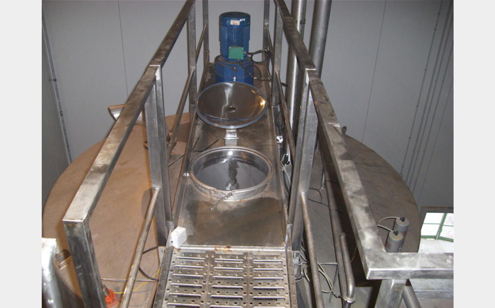 cuve de m&eacute;lange INOX 316 L Marque : RIONDE Volume : 28.400 litres