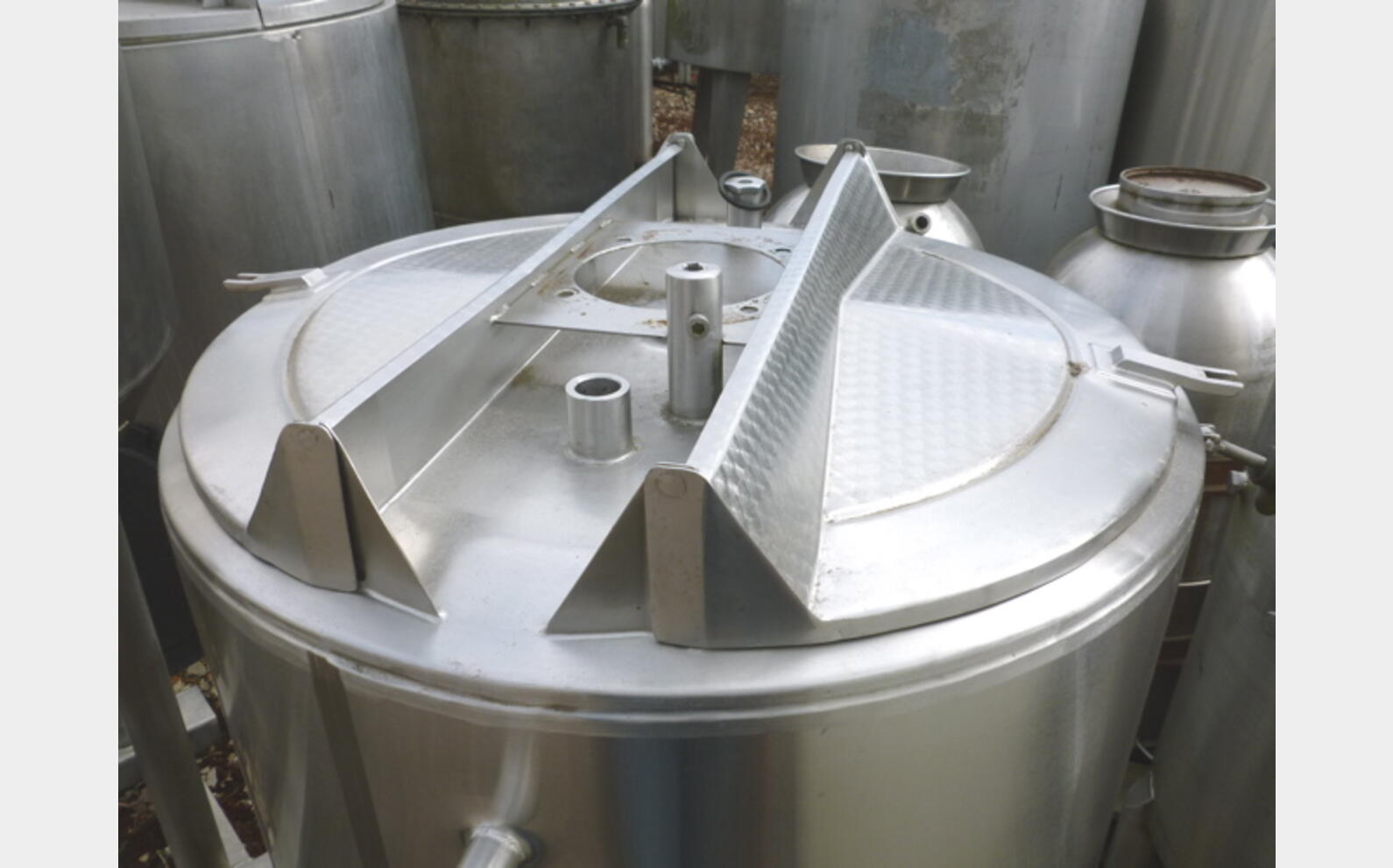 cuve stockage circulation forc&eacute;e Volume : 180 litres