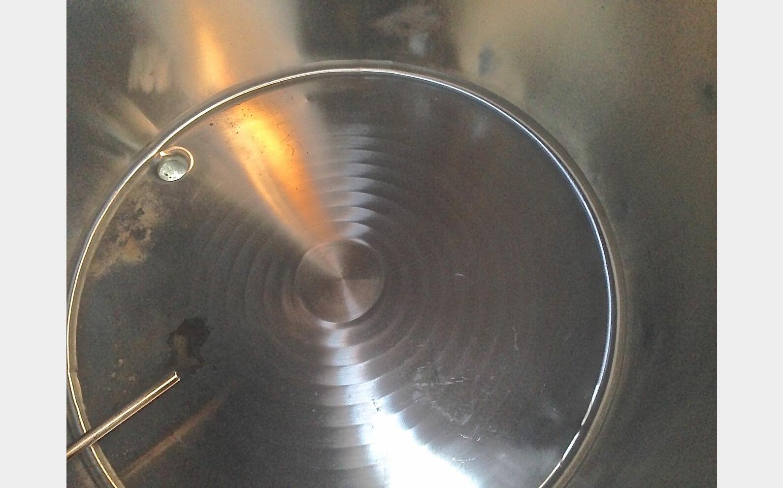 Cuve de stockage INOX Volume : 400 litres
