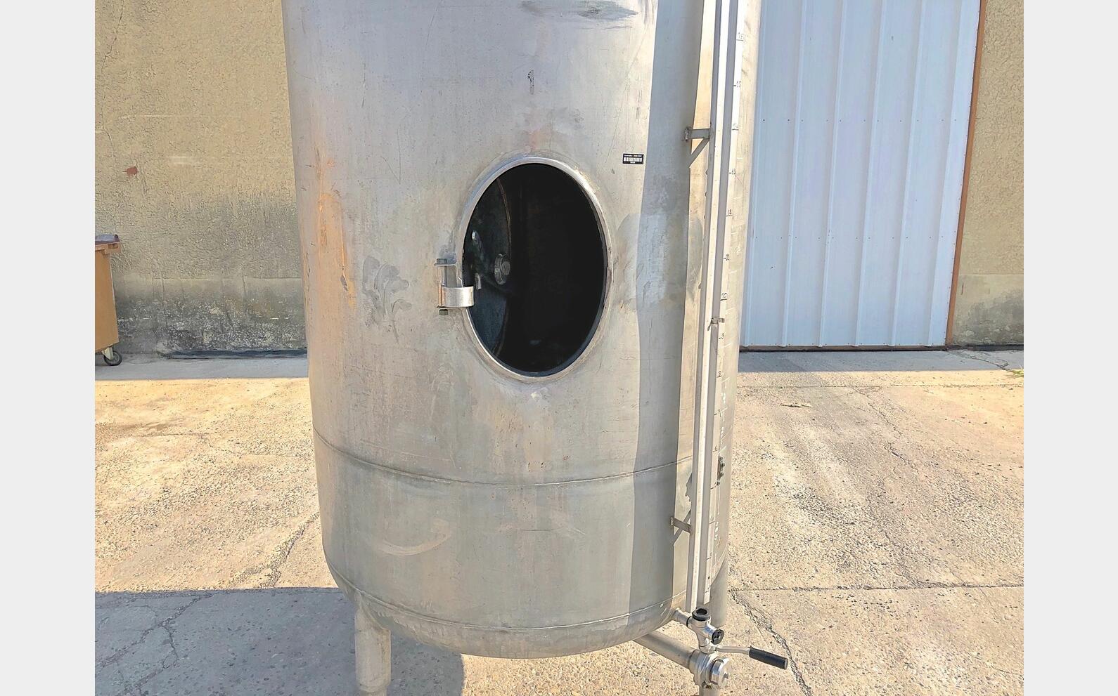 Stainless steel tank 25 HL (2500 liters)