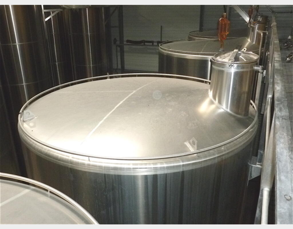 Cuve stockage INOX 316L sur pieds - Volume : 360 hecto (36000 litres)