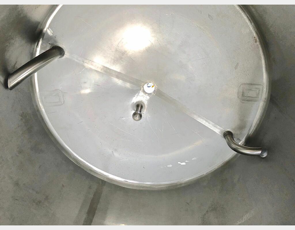 Cuve inox fond conique sur pieds - 3.000 litres