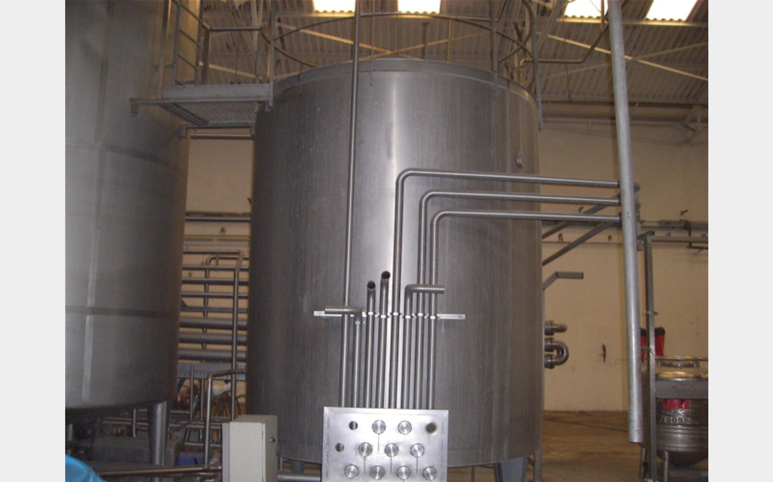 Cuve verticale INOX 304 de 200 hls, occasion