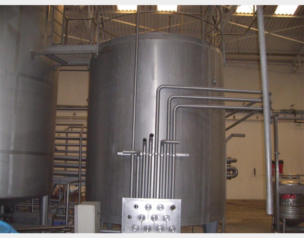 Cuve de stockage verticale de 20 m3 - INOX 304, agitée
