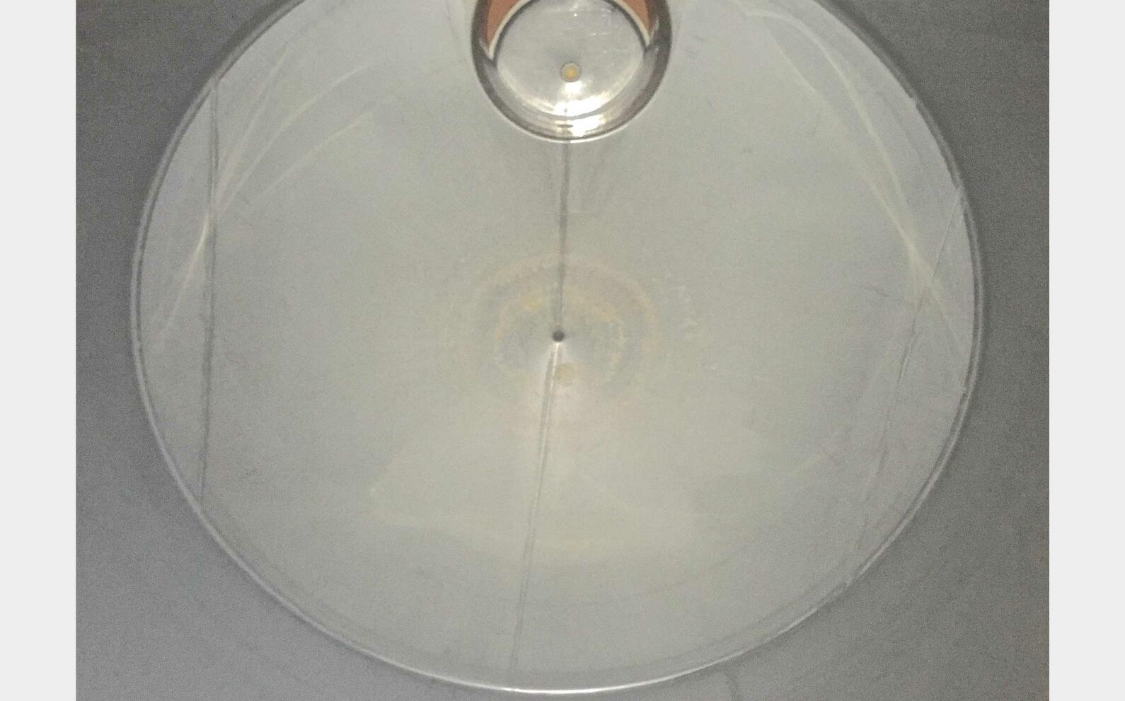 Cuve inox ferm&eacute;e sur pieds