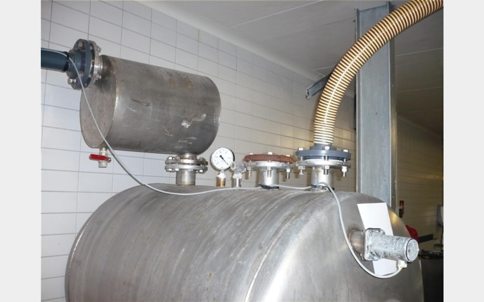 cuve de stockage INOX de 900 litres