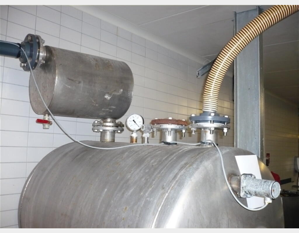 cuve de stockage INOX de 900 litres