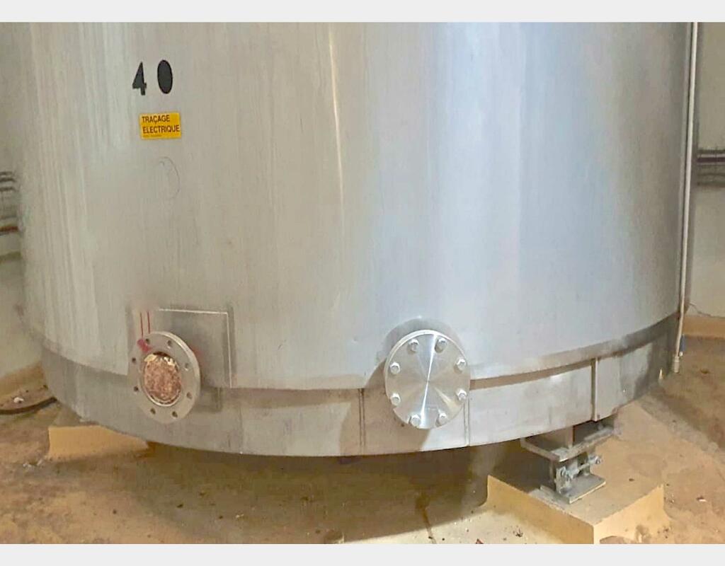 Insulated stainless steel mixing tank