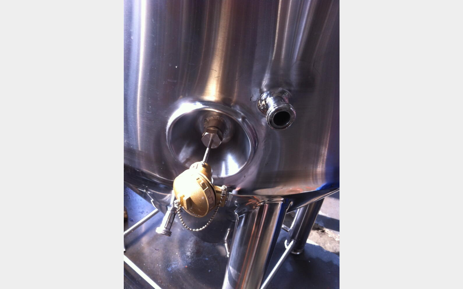 cuve fermentation bi&egrave;re MATERIEL NEUF Volume : 1000 litres