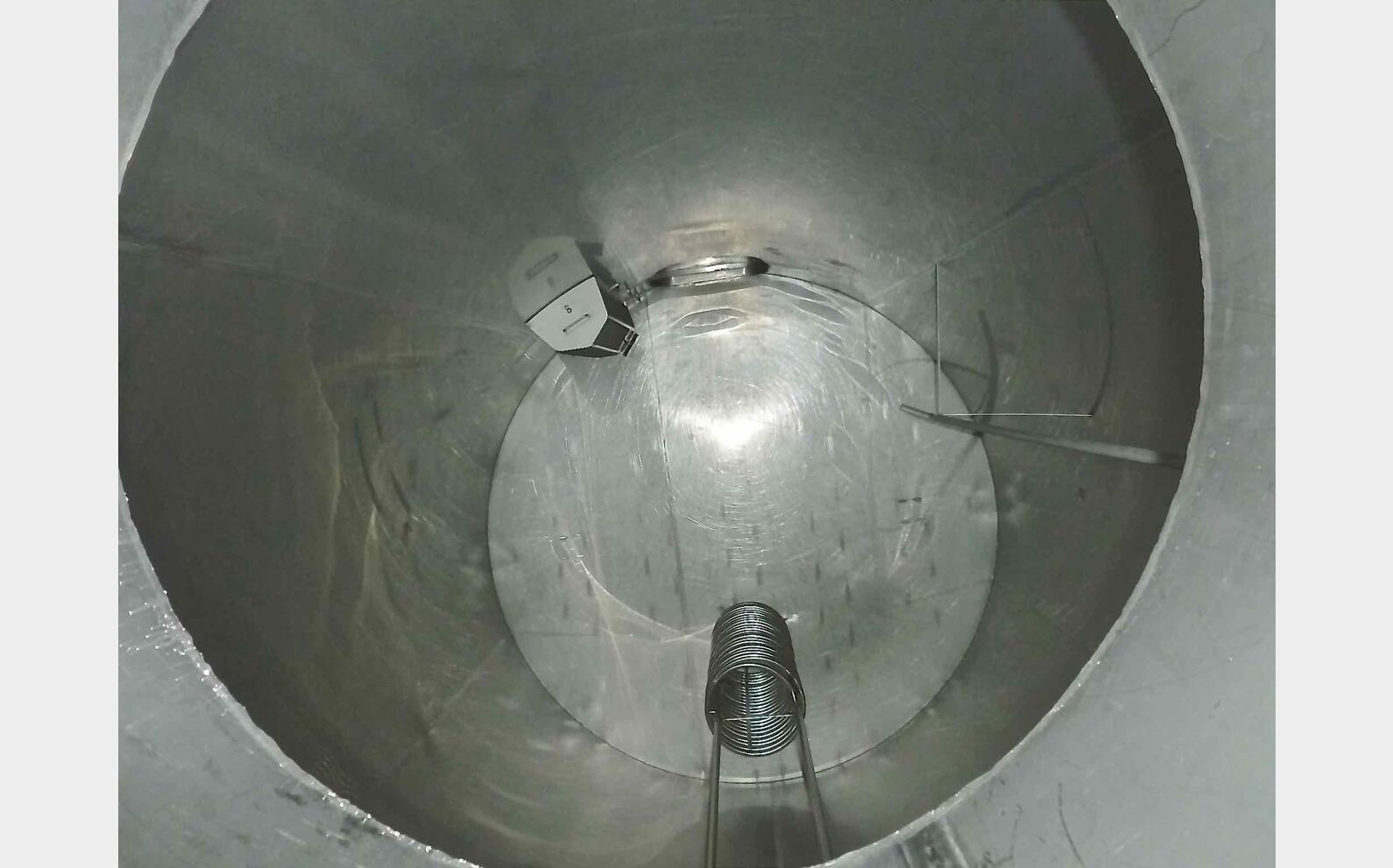 Cuve INOX serpentin int&eacute;rieur Volume : 375 HL (37500 litres)