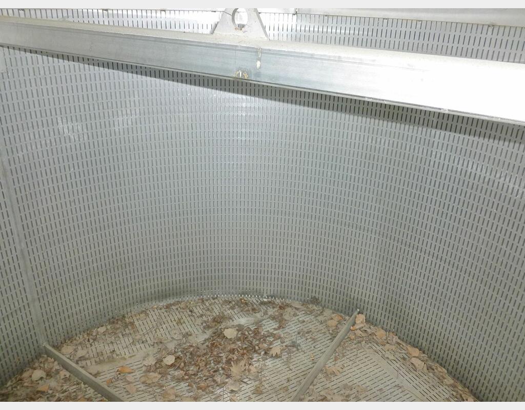 Cuve inox cylindrique verticale - Volume : 1500 litres