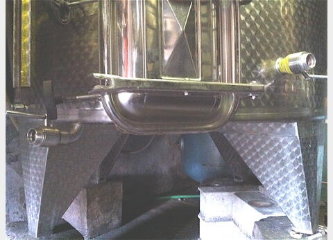 Cuve inox ferm&eacute;e de 50 hls