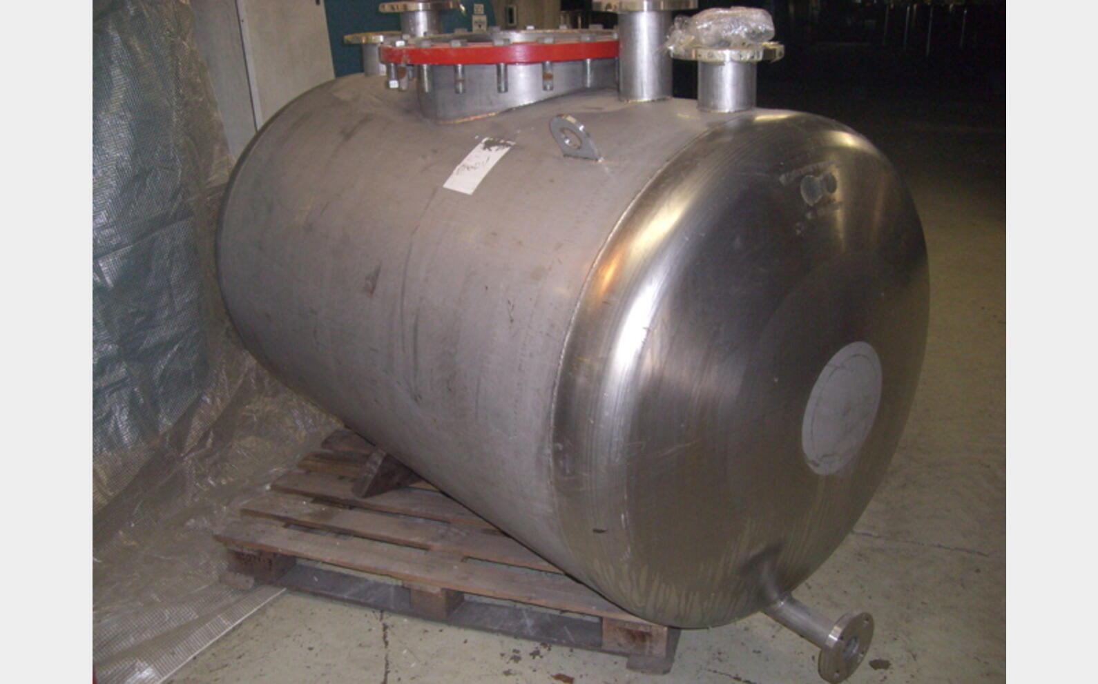 cuve de stockage INOX Volume : 1.600 litres