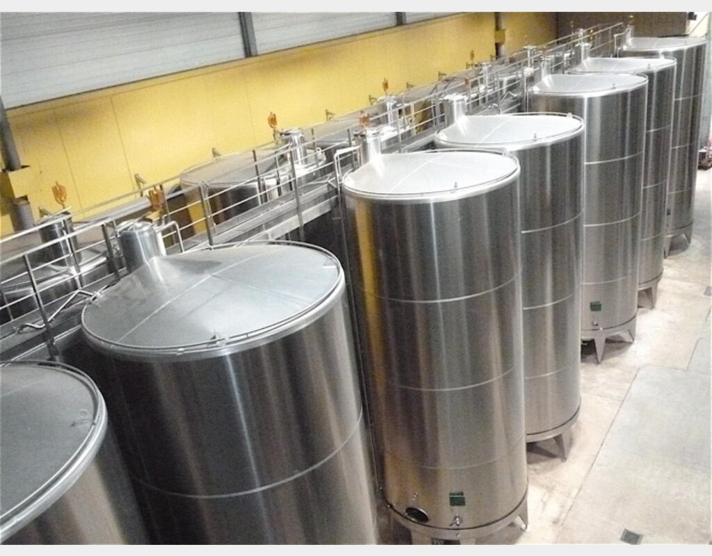 Cuve stockage INOX 316L sur pieds - Volume : 360 hecto (36000 litres)