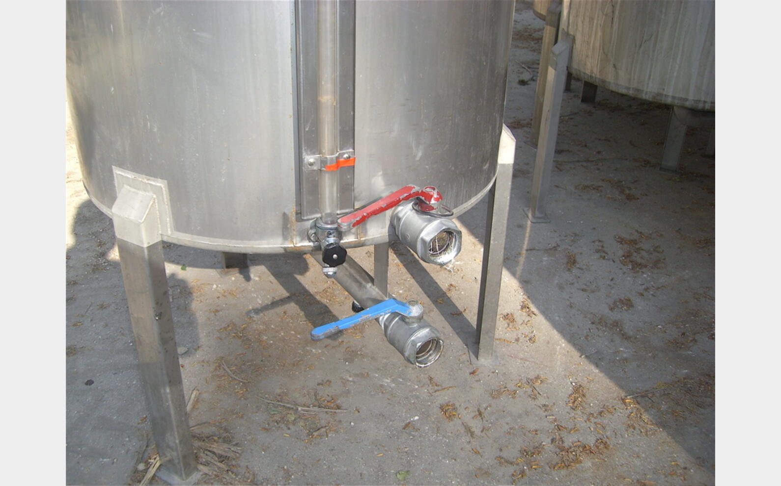 cuve stockage INOX 304L Agroalimentaire (vin rouge) Volume : 1000 litres
