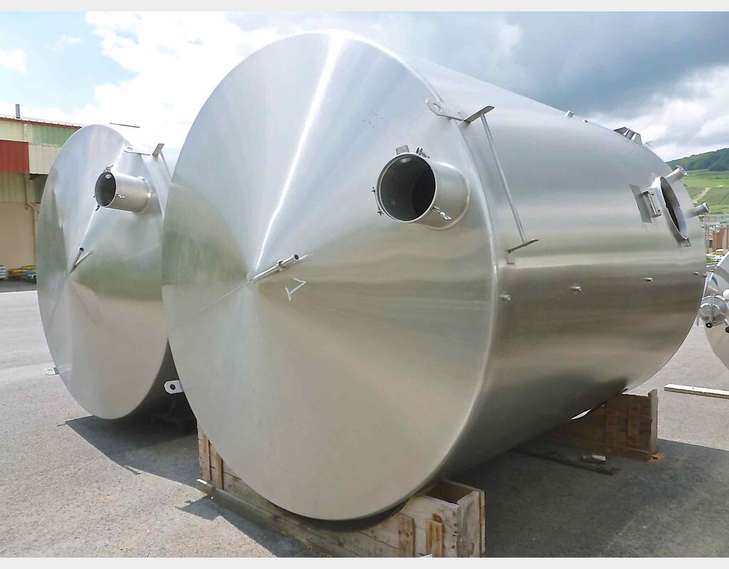 Cuve inox sur pieds de 138 hls