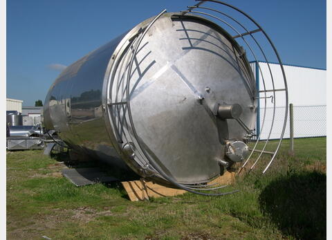 Cuve de stockage INOX 304 - Isolée , agitée , 73.000 litres .