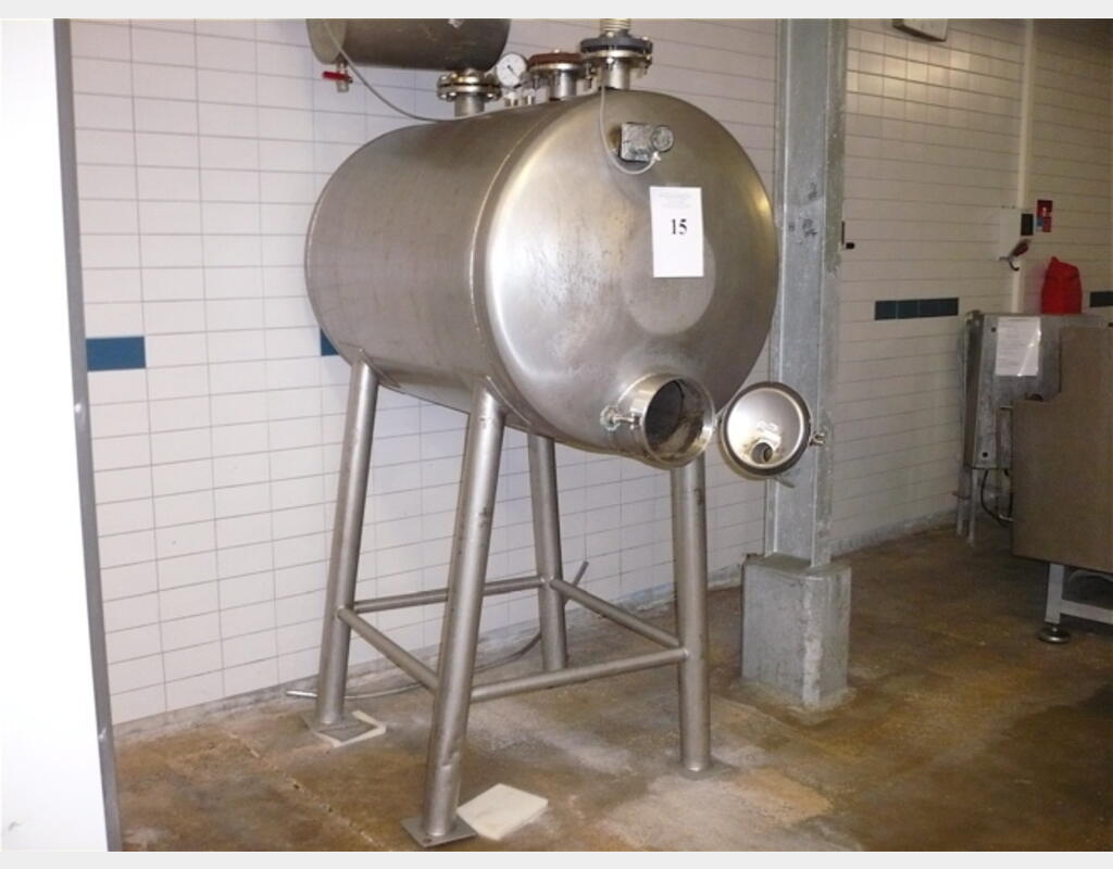 cuve de stockage INOX de 900 litres