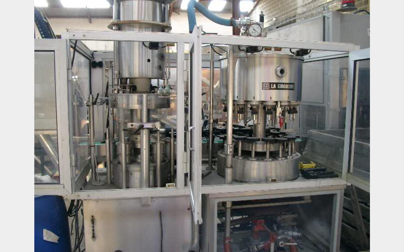 Monobloc tirage bouchage 14 becs 1500 bouteilles heure