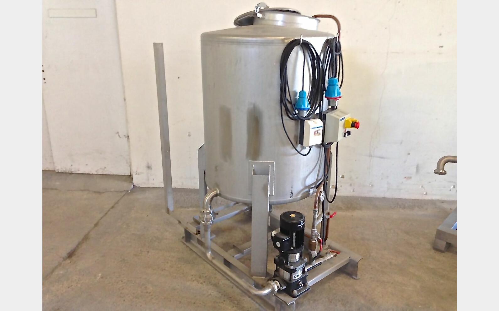 Cuve de stockage INOX avec pompe Volume : 400 litres