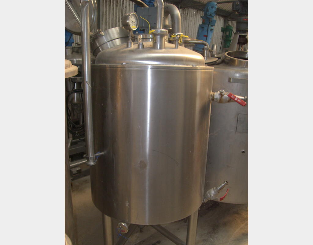 Cuve inox 316L agit&eacute;e, isol&eacute;e, r&eacute;chauf&eacute;&eacute;e