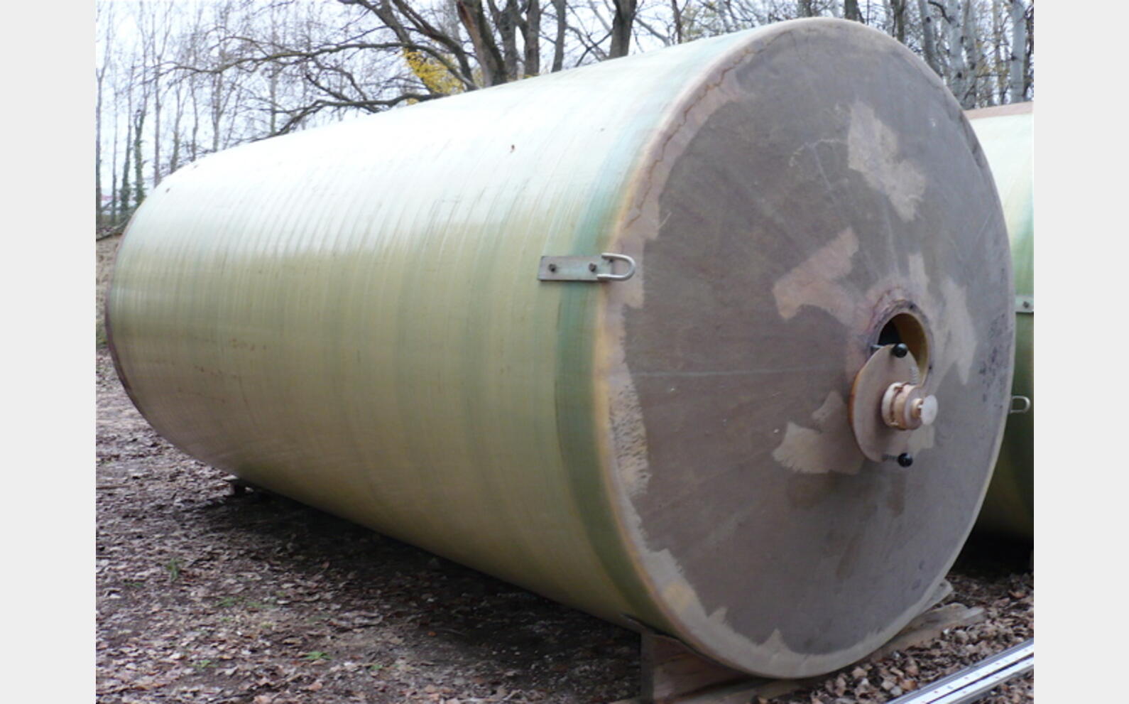 cuve stockage POLYESTER ISOLEE Marque : GOUIRAN Volume :  20000 litres (200 hectos)