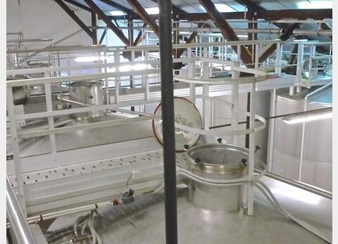 Cuve INOX serpentin int&eacute;rieur Volume : 375 HL (37500 litres)