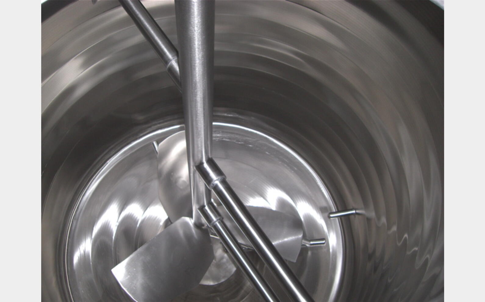 Cuves inox de m&eacute;lange Prominox de 2000 litres Agitation h&eacute;lice et racleur
