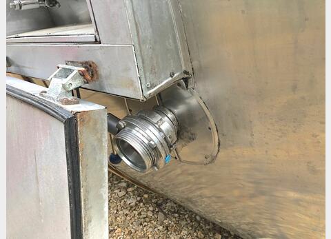 Cuve inox 304 ferm&eacute;e isol&eacute;e