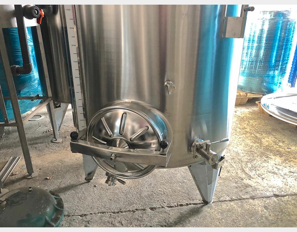 Cuve Inox chapeau flottant de 28 hls Volume : 2800 litres (28 hls)
