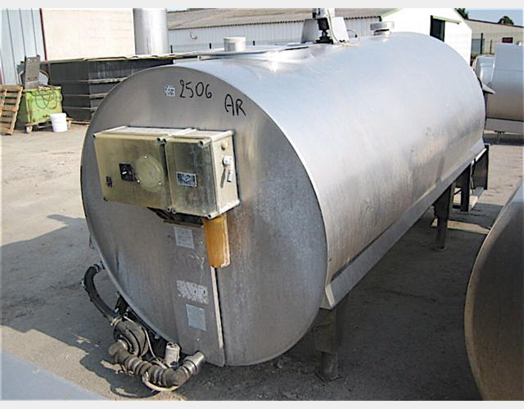 Tank &agrave; lait 2080 litres Groupe de froid et agitation .