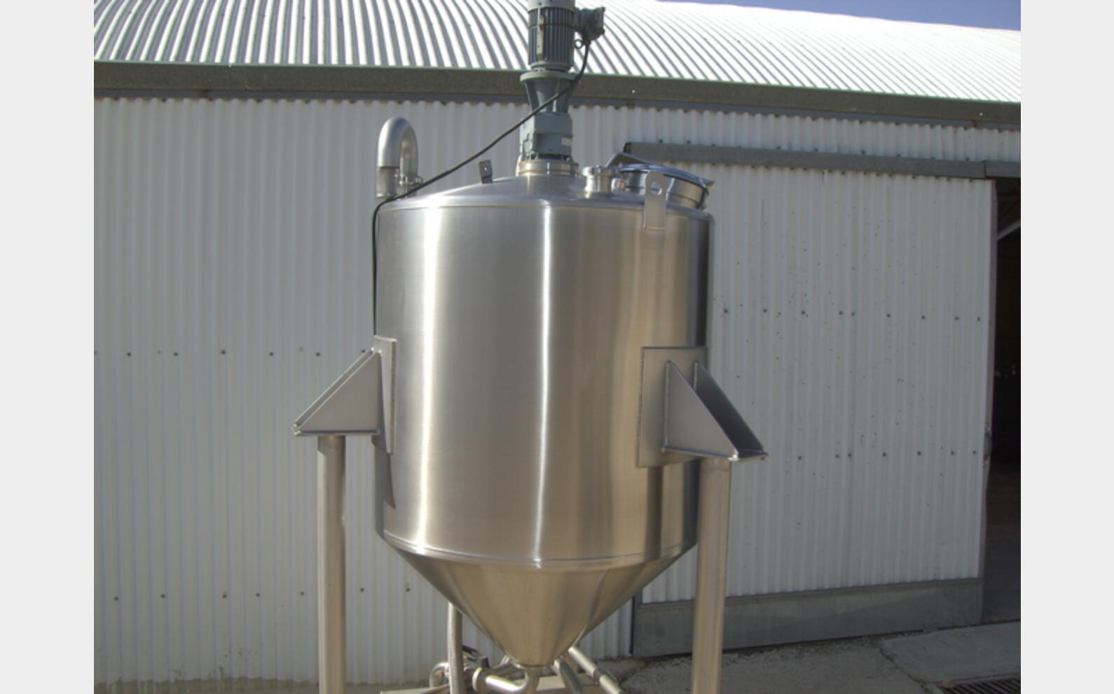 Cuve inox 316L agit&eacute;e de 1000 litres