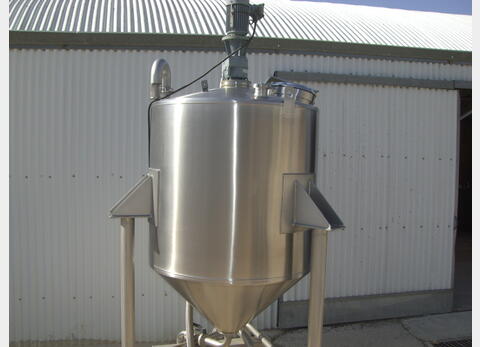 Cuve inox 316L agit&eacute;e de 1000 litres