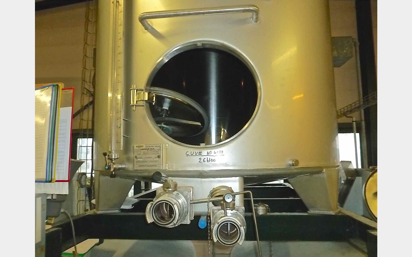 Cuve inox de stockage Ann&eacute;e : 1997 Marque : LACOUR