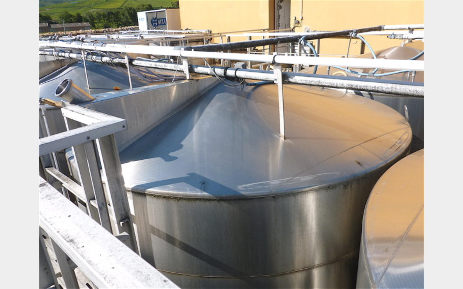 Cuve stockage INOX 316 sur socle Agroalimentaire Marque : PIERRE GUERIN