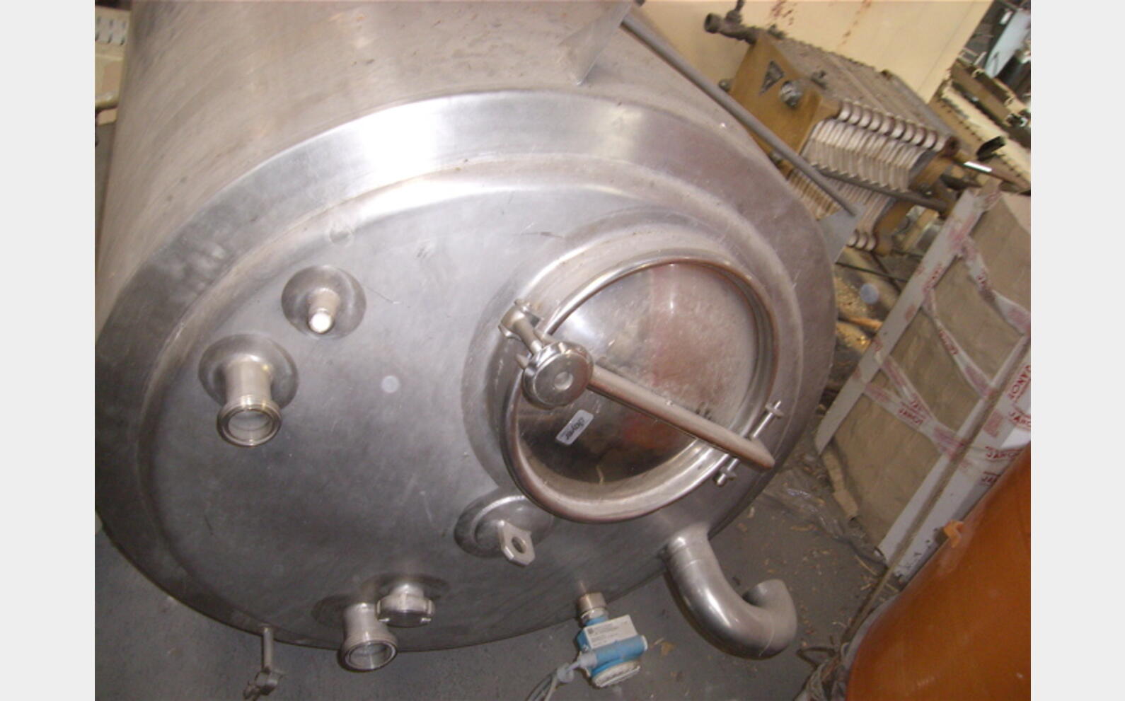 cuve isol&eacute;e avec circuit coquill&eacute; INOX Marque GOAVEC