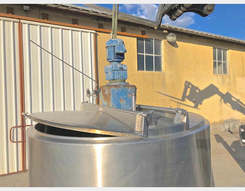 Cuve inox agitée isolée - Volume : 2500 litres