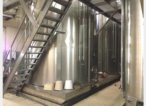 cuve 2 compartiments INOX 316L Volume totale : 786 HLS (78600 litres)