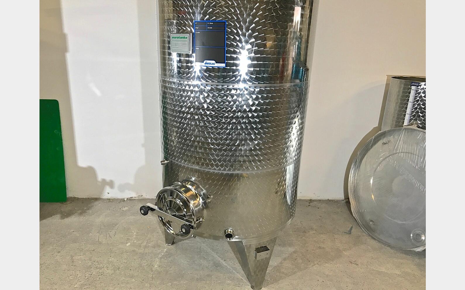 Cuve inox 304 fond bomb&eacute; chap flottant MATERIEL NEUF