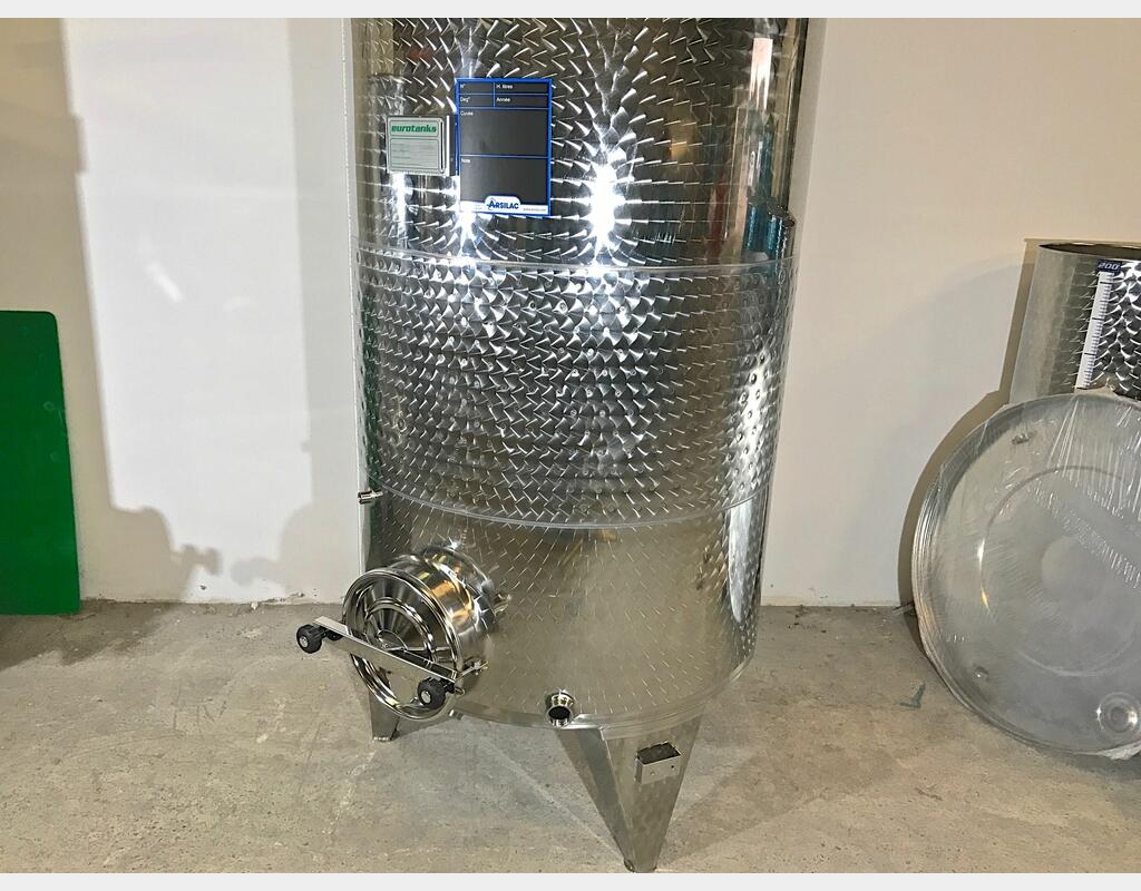 Cuve Inox fond conique chapeau flottant - sur pieds Capacité 1500 L